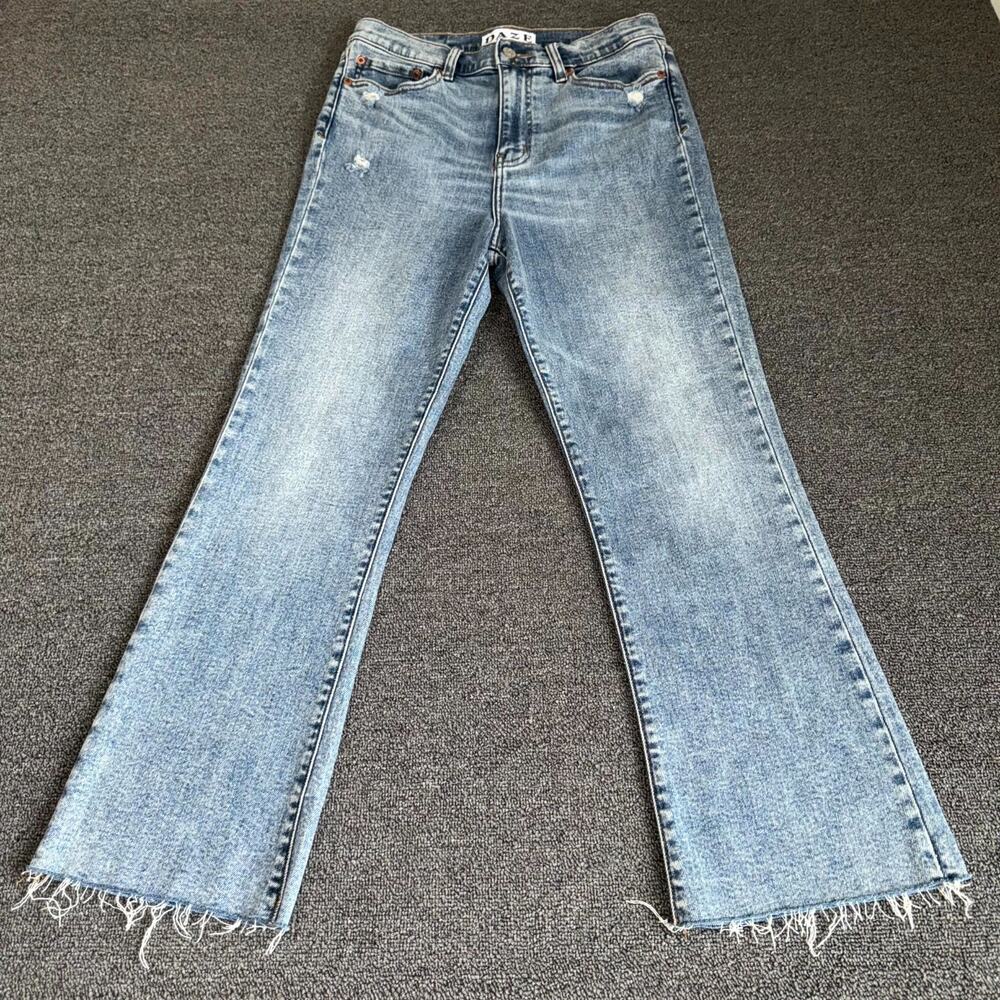 Daze Denim Crop Flare Jeans Womens 29 Blue Denim Medium Wash High Rise Raw Hem